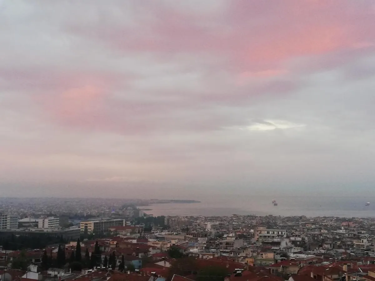 Δωμάτια σε οικογενειακή κατοικία Top Floor Ano Poli Θεσσαλονίκη
