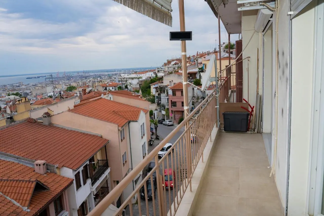 Δωμάτια σε οικογενειακή κατοικία Top Floor Ano Poli Θεσσαλονίκη Ελλάδα