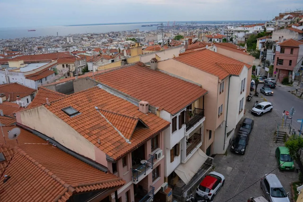 Top Floor Ano Poli Θεσσαλονίκη Δωμάτια σε οικογενειακή κατοικία